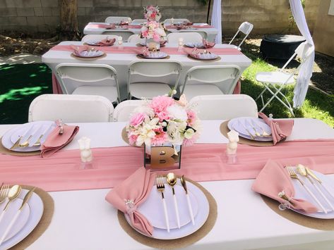 Butterfly Table Decorations Centerpieces, Butterfly Party Table Set Up, Butterfly Desert Table Ideas, Butterfly Theme Table Decor, Pink And Gold Butterfly Theme, Butterfly Dessert Table Ideas, Butterfly Theme Dessert Table, Butterfly Baby Shower Table Decor, Pink Butterfly Quinceanera Theme