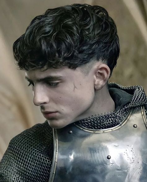 The King Haircut, Roman Hairstyles Men, Medieval Men Hairstyles, Timothee Chalamet Bowlcut, Men Hair Reference, Medieval Hairstyles Men, Timothee Chalamet Haircut, Timothee Chalamet King, Timothee Chalamet Hairstyle