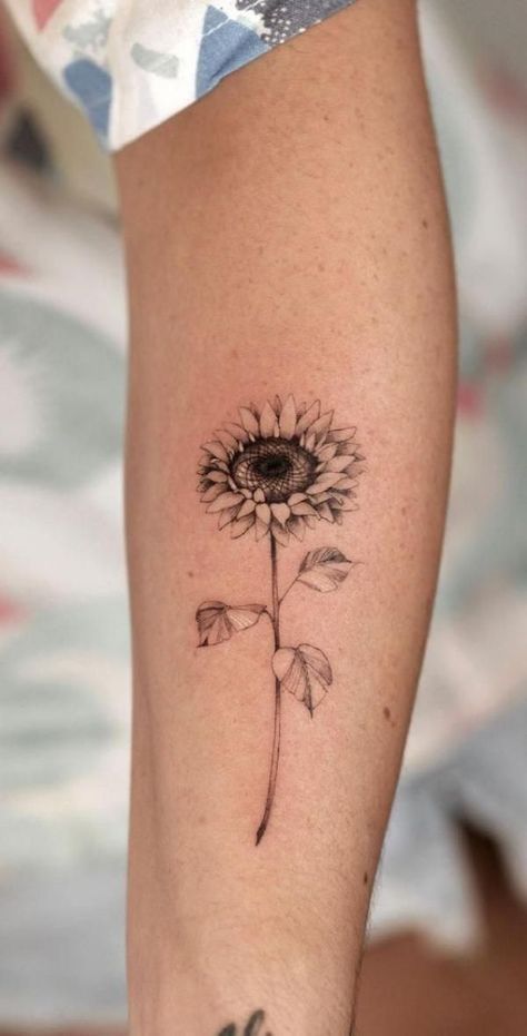 Sunflower Tattoo On Wrist, Small Sunflower Tattoo, Sunflower Mandala Tattoo, Sunflower Tattoo Ideas, Sunflower Tattoo Simple, Feminine Skull Tattoos, Animal Tattoo Ideas, Small Sunflower, Forarm Tattoos