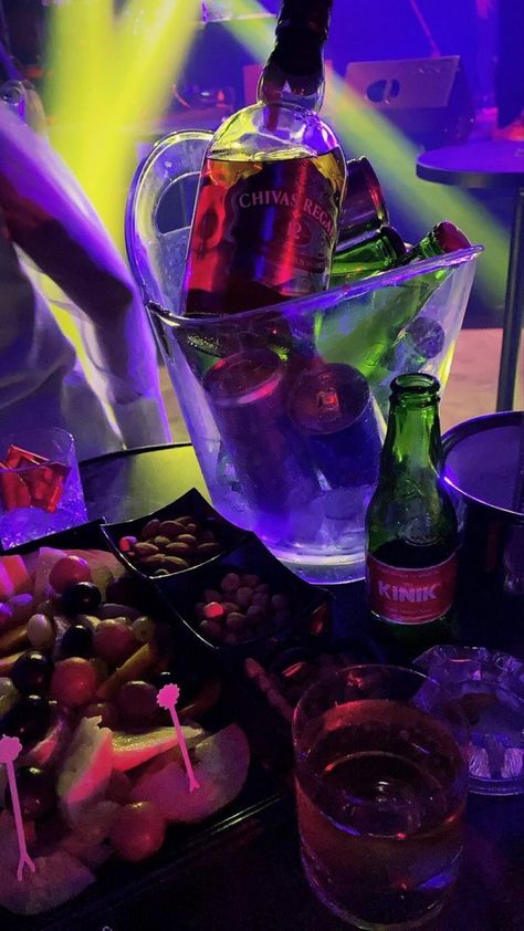 Night Club Drinks, Club Drinks, Friends Party Night, All Seeing Eye Tattoo, Life Made Simple, Klub Malam, Party Night Club Aesthetic, Night Club Aesthetic, Pretty Alcoholic Drinks