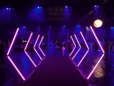 Led Entrance, Futuristic Party, Stage Lighting Design, Event Entrance, Party Entrance, Trophy Design, Flower Truck, Ted Talk, Day Glow