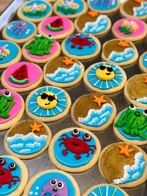 Spring Buttercream Cookies, Summer Cookie Ideas, Summer Sugar Cookie Designs, Summer Sugar Cookies Buttercream, Summer Cutout Cookies, Cookie Decorating Ideas Summer, Summer Theme Cookies, Summer Time Cookies Decorated, Summer Cookies Decorated