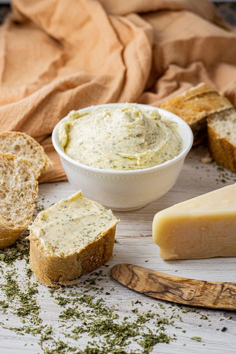 Garlic Butter is such a simple recipe to make to add a whole lot of flavor to so many dishes. This garlic butter recipe only takes 4 ingredients. Creamy Grape Salad, Garlic Butter Recipe, Grape Salad Recipe, Butter Recipes Homemade, Homemade Garlic Butter, Quick Side Dishes, Grape Salad, Garlic Butter Sauce, Air Fryer Dinner Recipes