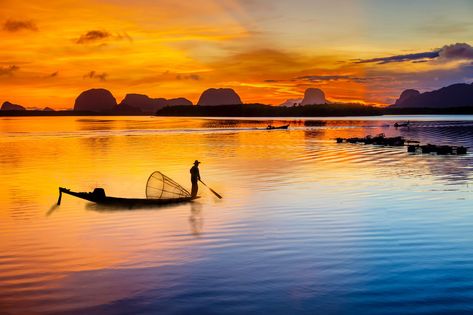 Sunset picture of Intha fisherman 😍 Enjoy our Inle Lake, a scenic paradise. Explore here: https://tourisminmyanmar.com.mm/destinations/inle-lake/ #MyanmarBeEnchanted #MyMyanmar #TravelMyanmar #VisitMyanmar #StayHome #TravelTomorrow #StaySafe #StayHealthy #StayStrong #Stayhomewithmyanmar Inle Lake, Inle Lake Myanmar, Pyin Oo Lwin, Stilt Houses, Bangladesh Travel, Hills Resort, House On Stilts, Myanmar Women, Lake Water