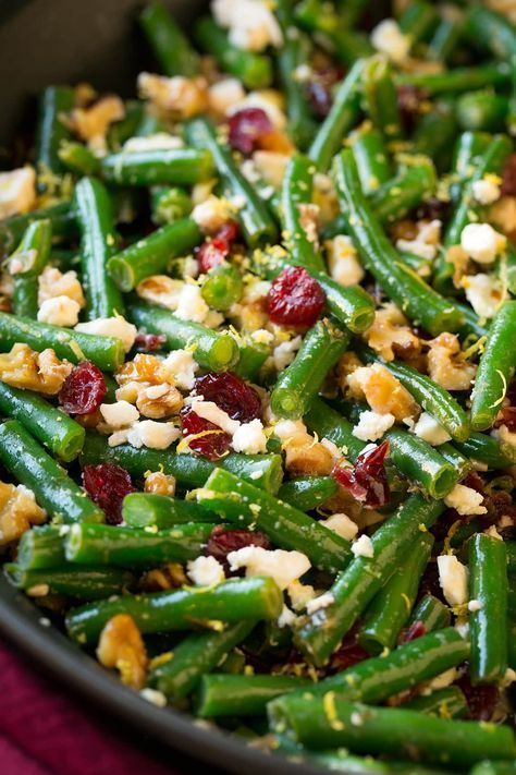 Side Dishes With Green Beans, Green Bean Christmas Recipe, Green Side Dishes For Thanksgiving, Vegetarian Side Dishes Christmas, Veggie Dish For Christmas, Christmas Dinner Party Food Ideas, Christmas Green Vegetables Side Dishes, Best Christmas Vegetable Side Dish, Christmas Eve Vegetable Side Dishes