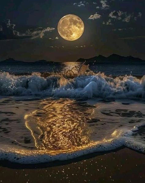 Night Rainbow, Night Sky Moon, Beautiful Summer Wallpaper, Ocean At Night, Waves Photography, Moon Images, Beautiful Nature Wallpaper Hd, Moon Photography, Beautiful Moon