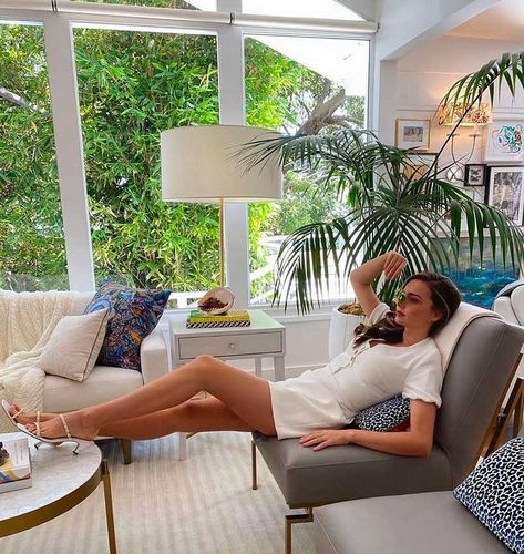 Miranda Kerr Home, Miranda Kerr Style, Famous Moms, Orlando Bloom, Warm Weather Outfits, Australian Models, Universal Furniture, Victorias Secret Models, Victoria Secret Angels