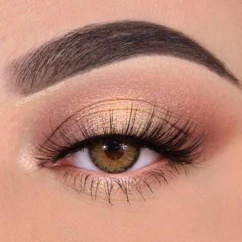 Peach Fall Eyeshadow Look Makeup Looks For Burnt Orange Dress, Wedding Makeup Autumn, Fall Makeup Looks For Hazel Eyes, Simple Fall Eyeshadow Looks, Brown Eye Eyeshadow Looks, Fall Wedding Makeup For Brown Eyes, Fall Eye Makeup Looks, Autumn Eyeshadow Looks, Simple Fall Makeup Looks