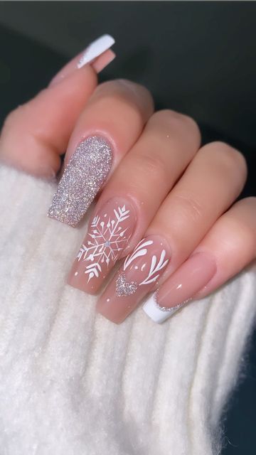 #BEAUTY, #RELATIONSHIPS #Fashion #Animals #Outfits #Winter Outfits #Animals Fancy Winter Nails, Extravagant Christmas Nails, Sparkly Snowflake Nails, Pretty Christmas Nails Acrylic, Fancy Christmas Nails, Winter Snow Nails, Snow Nails Winter, Snow Nail Designs, Christmas Naildesign