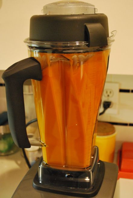 Vitamix Tomato Soup, Vitamin Recipes, Vitamix Healthy Recipes, Vitamix Soup Recipes, Blender Soups, Tomatoe Soup, Vitamix Soup, Blender Soup, Vitamix Smoothies