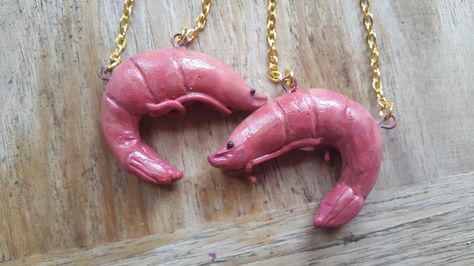 Shrimp Polymer Clay, Shrimp Necklace, Prawn Shrimp, Crustaceans, Clay Art Projects, Pottery Ideas, Chess Set, Diy Clay, Air Dry Clay