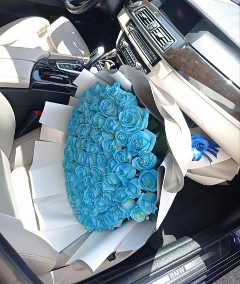 Luxury Bouquet, Birthday Flowers Bouquet, Diy Bouquet Wrap, Luxury Flower Bouquets, Light Blue Roses, Money Bouquet, Boquette Flowers, Glitter Flowers, Flowers Bouquet Gift