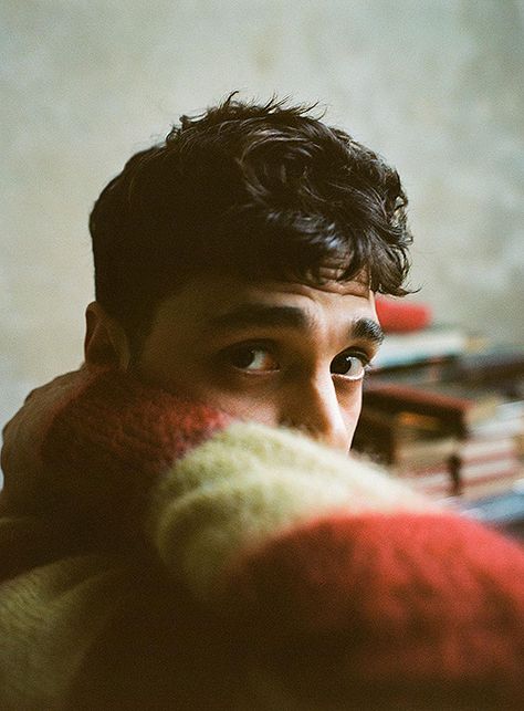 Male Portrait Poses, Xavier Dolan, Male Pose Reference, Mens Photoshoot Poses, Male Models Poses, Portrait Photography Men, Madame Figaro, Men Photoshoot, Self Portrait Photography