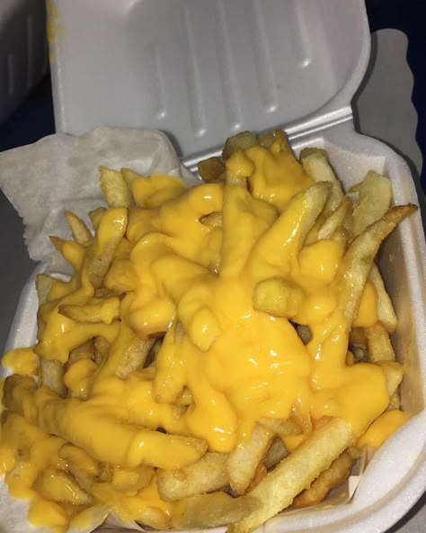 Cheese Fries Aesthetic, Fries And Cheese, Cheese French Fries, French Fries With Cheese, Fries With Cheese, Cheese Fries Recipe, Cheesy Chips, Cooking Soul Food, Recipe Menu