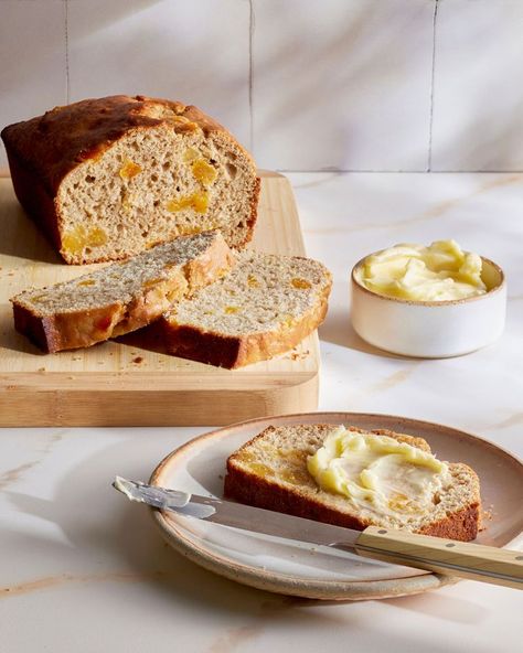 Apricot Tea Bread Tea Breads, Apricot Tea, Comfort Food Desserts, Dried Apricot, Tea Loaf, Braided Buns, Apricot Recipes, Tea Bread, Quick And Easy Soup