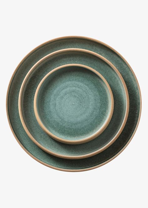 Dinnerware — Casa de Perrin Jono Pandolfi Dinnerware, Green Plates Table Setting, Composed Salads, Jono Pandolfi, Dinnerware Pottery, Ceramic Dinner Plates, Pottery Inspo, Red Plates, Dining Ware