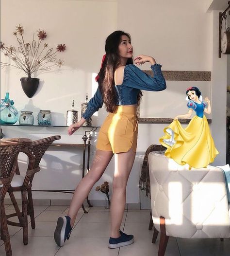 Snow White Inspired Outfit Casual, Snow White Modern Outfit, Modern Snow White Outfit, Modern Belle Outfits, Snow White Disneybound, Disneyland Ootd, Snow White Outfits, Snow White Cosplay, Snow White Costume