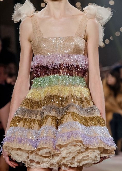 Pop Culture Fashion, 2019 Couture, Collection Couture, Chanel Cruise, Christian Dior Couture, Couture Details, Christian Lacroix, Elie Saab, Mode Inspiration