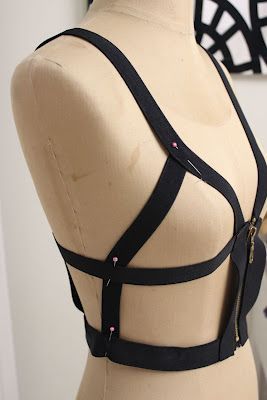 Elastic Harness Tutorial, Wing Harness, Elastic Harness, Diy Elastic, Costura Diy, Cosplay Tutorial, Bassoon, Cosplay Diy, Cosplay Tips