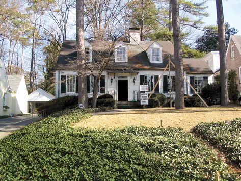 Exterior Before Cape Cod Exterior, Cape Cod House Exterior, Cape Style Homes, Cottage Makeover, Cape Cod Cottage, Cottage Exteriors, Cape Cod Style House, Pretty Cottage, Brick Cladding