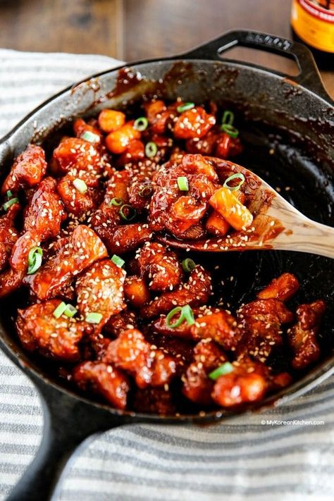 Koreansk Mat, Popcorn Chicken Recipe, Korean Kitchen, Korean Fried Chicken, Popcorn Chicken, Korean Dishes, Asian Dishes, Chicken Breast Recipes, Korean Food