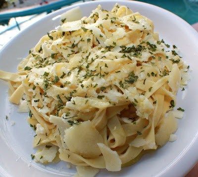 The Traditional Food of Rome, Italy! A Taste of Roma! Authentic Alfredo, Alfredo Recipes, Fettuccine Alfredo Recipe, Spaghetti Alla Carbonara, Fettuccine Alfredo Recipes, Italian Foods, Alfredo Sauce Recipe, Beverage Recipes, Alfredo Recipe