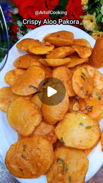 Aloo Bonda Recipe Video, Aloo Pakora Recipe, Pakora Recipes For Rainy Days, Aloo Snacks Recipes, Aloo Recipes Snacks, Sweet Potato Curry Vegan, Aloo Pakora, Easy Iftar Recipes, Khana Khajana