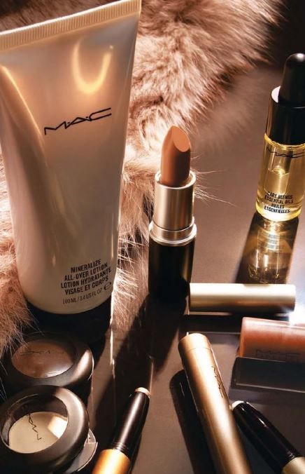 Where To Find Cheap MAC Makeup Online - Society19 Mac Makeup Looks, Mac Eyeshadow, Mac Makeup, Professional Makeup Artist, Online Makeup, Makeup Brands, Makeup Essentials, Skin Care Essentials, Skin Tightening