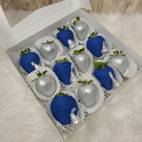 White And Blue Candy Bar, Royal Blue And Silver Chocolate Covered Strawberries, Royal Blue And Silver Treats, Royal Blue And Silver Dessert Table, Royal Blue Quince Dessert Table, Royal Blue Strawberries Chocolate, Navy Blue Chocolate Covered Strawberries, Dark Blue And Silver Birthday Theme, Navy Blue Treats