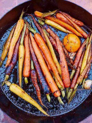 Christmas Dinner Trimmings, Christmas Carrots, Olivers Vegetables, Jamie Oliver Christmas, Clementine Recipes, Jaime Oliver, Roast Carrots, Christmas Vegetables, Christmas Trimmings