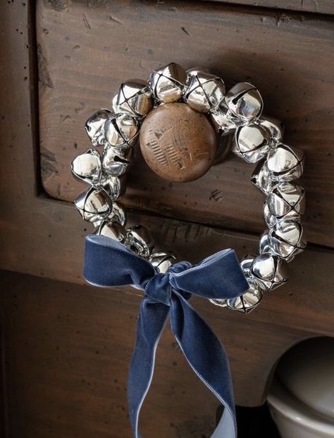 Jingle Bells Diy, Jingle Bell Wreath, Jingle Bell Crafts, Bell Wreath, Cottage Christmas, Mini Wreaths, Bell Ornaments, The Night Before Christmas, Jingle Bell