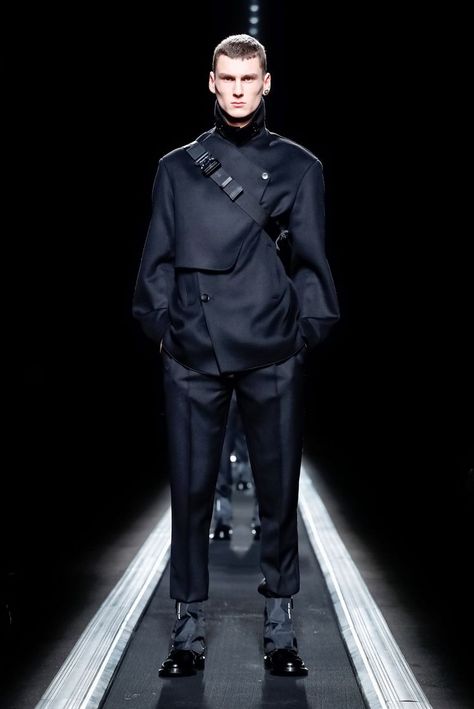 Menswear Runway, Nct Johnny, Clothes Men, Dior Fashion, Futuristic Fashion, Live Fashion, Mens Winter Fashion, Outfits Winter, Styles Inspiration