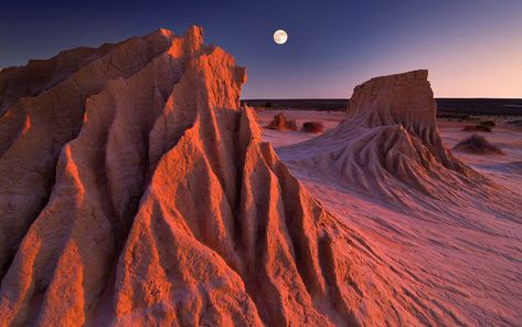 Surreal Australian landscapes you must see in your lifetime Australia Australian Landscapes, Outback Australia, Australia Travel, Unesco World Heritage Site, Unesco World Heritage, New South Wales, The Desert, Historical Sites, World Heritage Sites