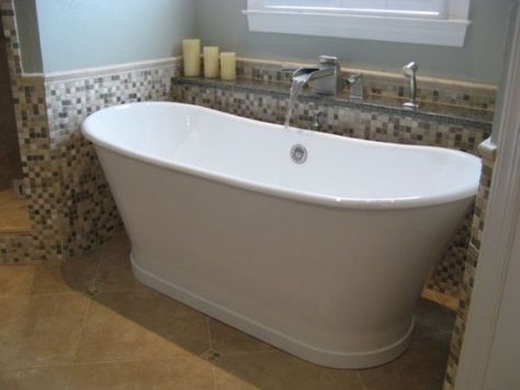 10 Modern Freestanding Bathtub Designs To Take in Consideration This Year Stand Alone Tub, Tub Ideas, Bathtub Design, Soaker Tub, Master Bath Remodel, Standing Bath, Small Bathroom Storage, Bathroom Redo, Bad Design