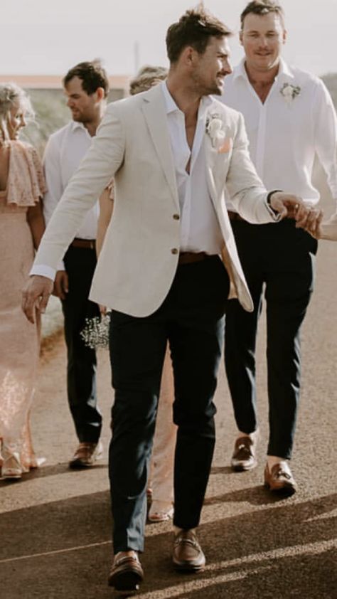 Wedding Suits Groom Linen, Men’s Trendy Wedding Attire, Country Chic Groomsmen Attire, Men’s Elopement Suit, Abroad Groom Outfit, Groomsmen Looks Casual, Grooms Summer Suit, Civil Wedding Men Outfit Groom Attire, Groom Attire Italian Wedding