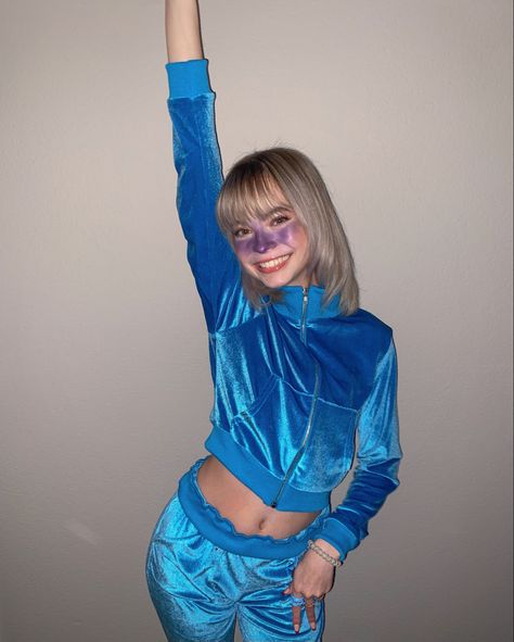 Blue Characters Costume, Lagoons Blue Costume, Net Leggings Outfit, Blue Costumes Halloween, Blue Halloween Costumes Women, Halloween Costume Blue Hair, Blue Costume Ideas Women, Halloween Costumes For The Cold, Violet Boregard Costume