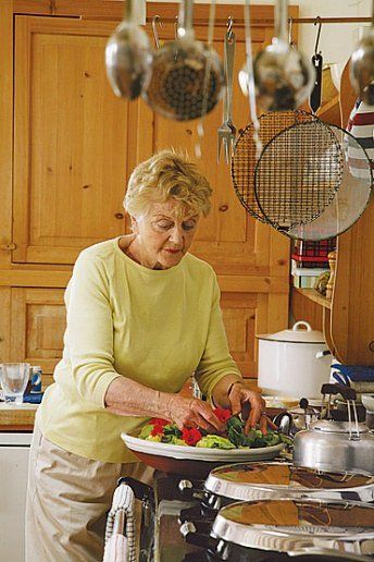 Angela Lansbury at her home in Ireland House On The Coast, Irish Farmhouse, Coast Of Ireland, Angela Lansbury, Miss Marple, Charming House, Diane Keaton, Benjamin Moore Colors, Bungalow Style