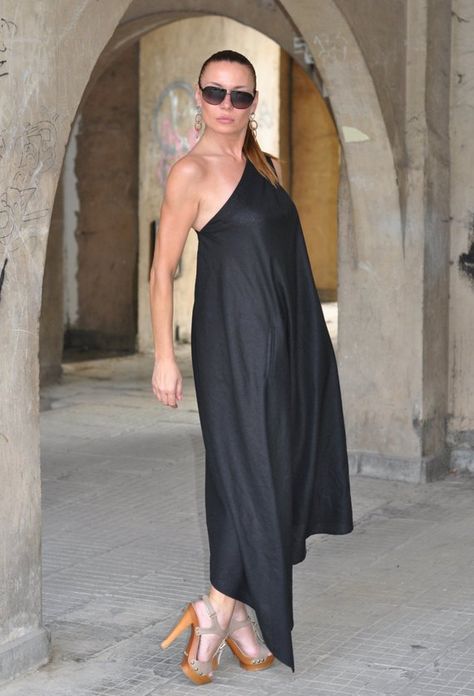 Christmas Fashion Outfits, One Shoulder Dress Long, Black Women Dress, Elegant Summer Dresses, Long Summer Dresses Maxi, Elegante Y Chic, Black Linen Dress, Dress Asymmetrical, Long Linen Dress