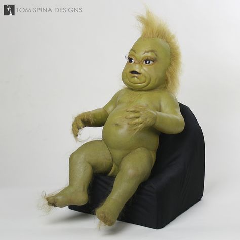 Rick Baker, Grinch Movie, The Grinch Movie, Baby Grinch, Tv Props, The Grinch Stole Christmas, Grinch Stole Christmas, Custom Displays, Clay Art Projects