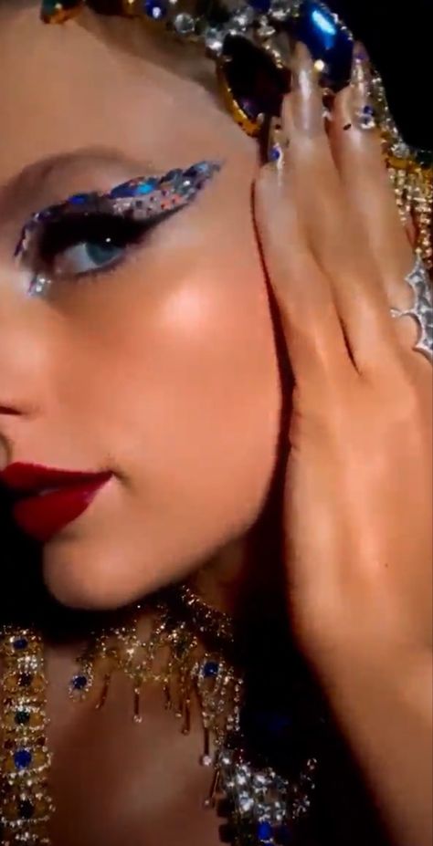 Bejeweled Makeup, Bejeweled Taylor Swift, Taylor Swift Bejeweled, Taylor Swift Makeup, Swift Outfits, Taylor Swift Midnights, Bad Reputation, Common People, Forever Girl