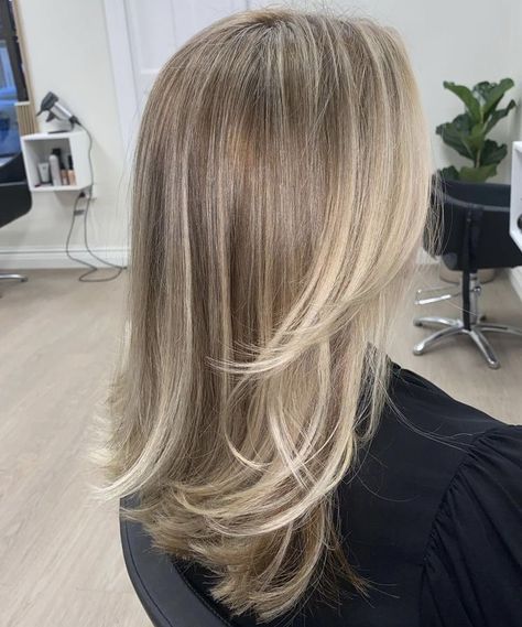 Partial Baylage Blonde, Ashy Blonde Partial Highlights, Ashy Dark Blonde Hair With Highlights, Balayage Hair Blonde Ashy, Ashy Blonde Highlights On Blonde Hair, Platinum Blonde To Dark Blonde, Dark Blonde Hair With Highlights Ashy, Darker Highlights For Blonde Hair, Light Ashy Brown Hair With Highlights