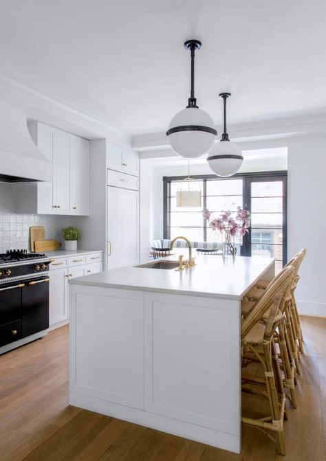 Easy Kitchen Decor, Stainless Steel Kitchen Island, Transitional Kitchen Design, Gray Counter, White House Christmas, Modern Crib, White Oak Floors, White Kitchen Design, Transitional Kitchen