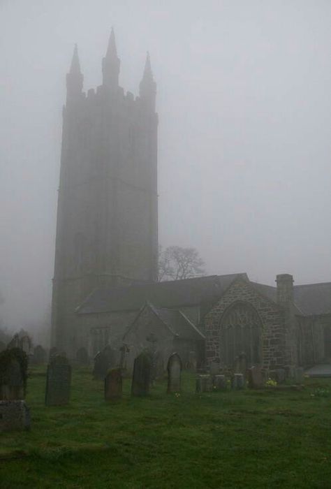 foggy day in the village of widecombe in the moor Yorkshire Moors Aesthetic, Haunted New England, New England Gothic, English Moors, Misty Moors, Medieval Core, Goth Architecture, English Day, Yorkshire Moors