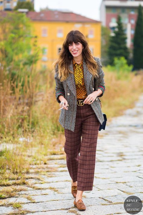 Milan SS 2017 Street Style: Lou Doillon Gucci Belt Outfits, Lou Doillon Style, Gucci Belt Outfit, Mustard Fashion, Nerd Fashion, Lou Doillon, Street Style 2017, Fandom Outfits, Gucci Fashion