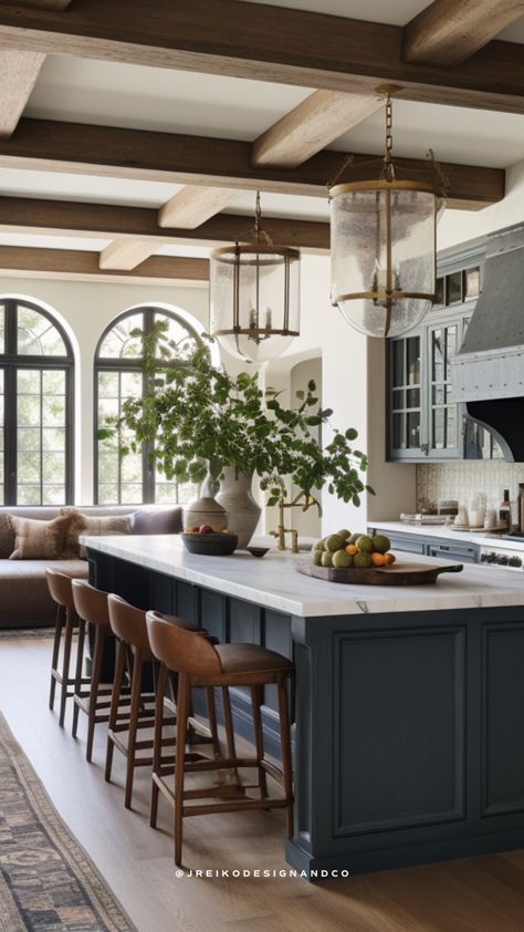 Modern European Kitchen Ellen Fleck Interiors, Old Homes Interior, L Shaped Kitchen Island, Dark Kitchen Island, Kitchen With Windows, Restoration Hardware Kitchen, French Style Kitchen, European Kitchen, Warm Kitchen