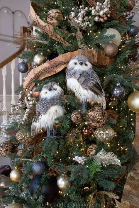 Owls Christmas Tree, Forest Animal Christmas Tree, Christmas Tree Ideas Woodland Theme, Woodland Creatures Christmas Tree, Woodland Creature Christmas Tree, Woodland Tree Christmas, Forest Theme Christmas Tree, Rustic Woodland Christmas Tree, Woodland Christmas Tree Ideas