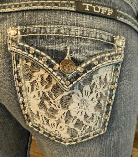 Cowgirl Tuff Lacy Cream Jeans- LOVE these! This is my favorite brand of jeans hands down but theyre so expensive! My last pair didn't even last very long cuz i bought em too small and then got prego. but I loved them. They fit amazing and are so cute Cream Jeans, Cowgirl Tuff, Style Steampunk, Hippy Chic, Country Girl Style, Country Fashion, Ropa Diy, Cute Jeans, Cowgirl Style