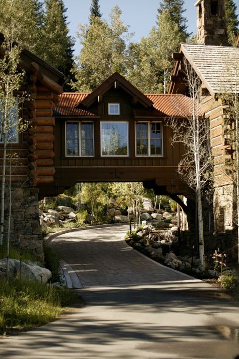 Dream House Ideas Bedrooms, Log Cabin Style, Rustic Exterior, Traditional Exterior, Log Cabin Homes, Colorado Homes, Log Home, Cabin Style, A Log