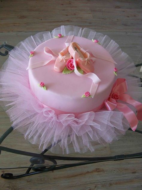 Tutu Birthday Cake, Torturi Baby Shower, Ballerina Birthday Cake, Ballet Cakes, Tutu Cakes, Ballet Birthday Party, Gateau Baby Shower, Babyshower Party, Ballet Birthday