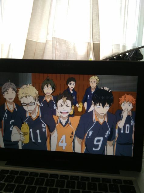 Watching Shows Aesthetic, Watching Anime Aesthetic, Weeb Aesthetic, Watching One Piece, Japanese Organization, Watch Haikyuu, Anime Watch, Cute Black Wallpaper, Diy Spa